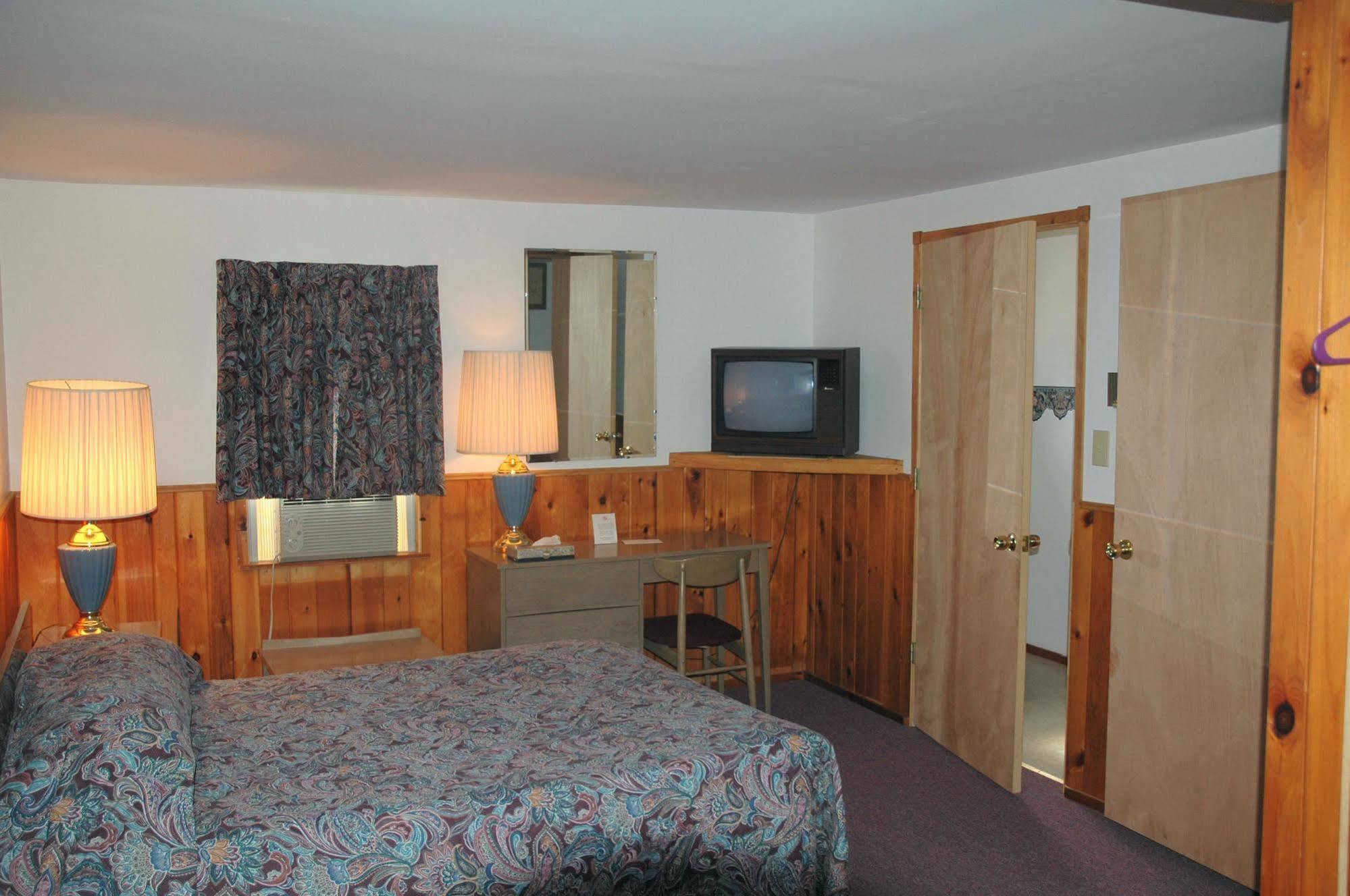 Luzerne Court Motel Lake Luzerne 외부 사진