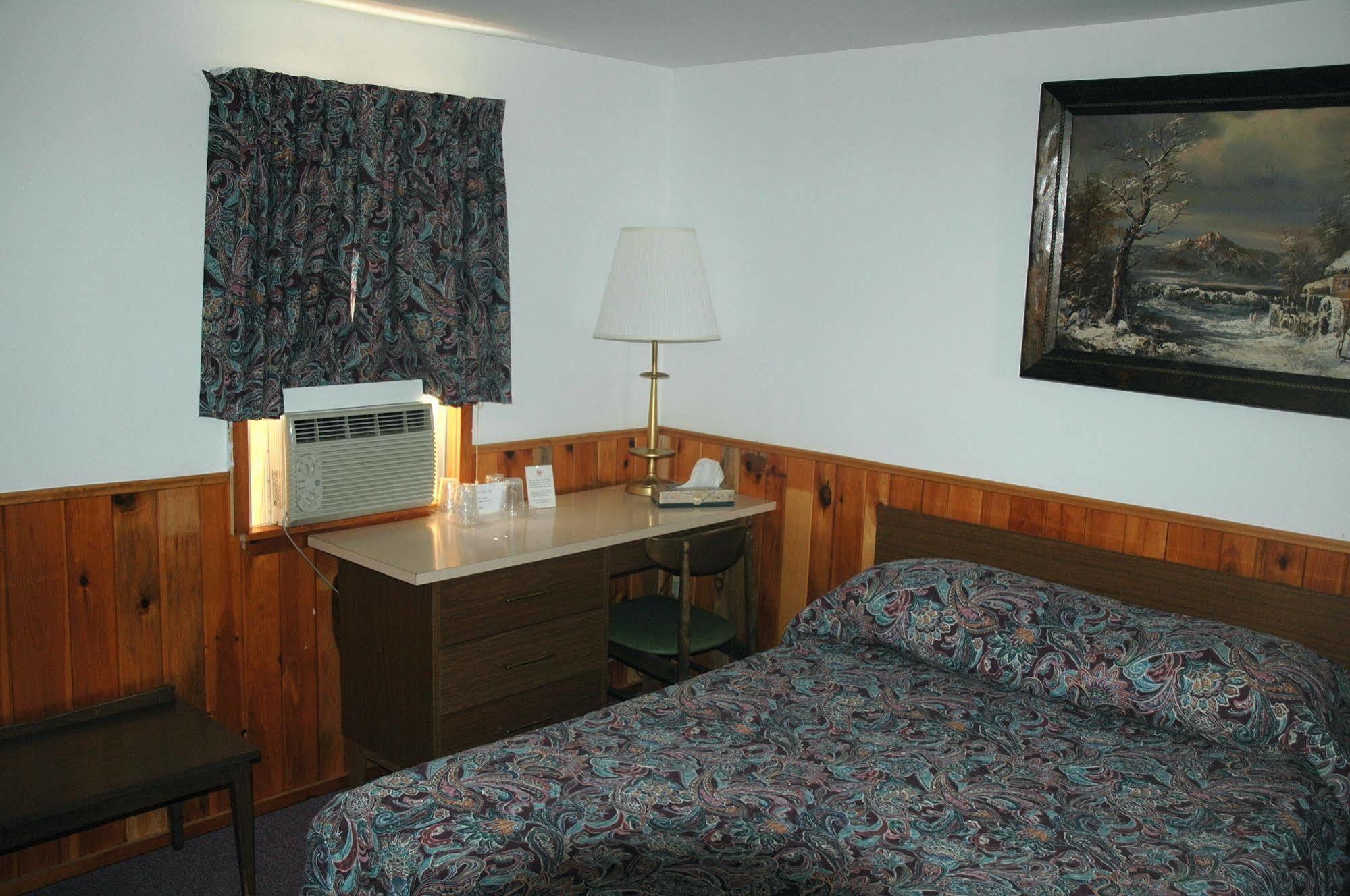 Luzerne Court Motel Lake Luzerne 외부 사진